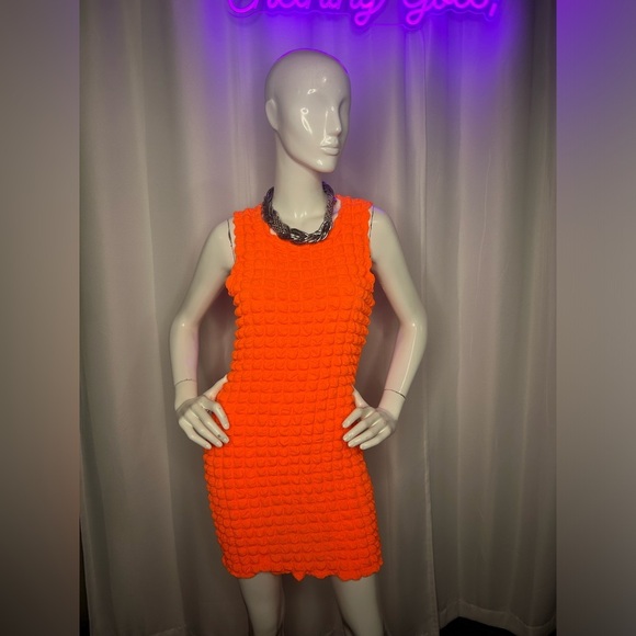 NWT Bubble Jersey Sleeveless Mini Dress - Picture 2 of 6